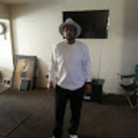 Meet your Posher, Lamar - Picture 1 of 1